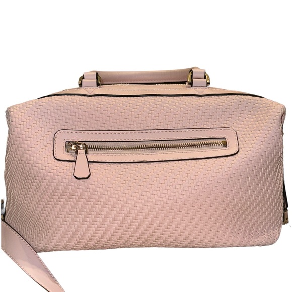 GUESS WOMEN’S SATCHEL IN POWDER PINK W/ADJUSTABLE & REMOVABLE STRAP TOP ZIP - Picture 2 of 7